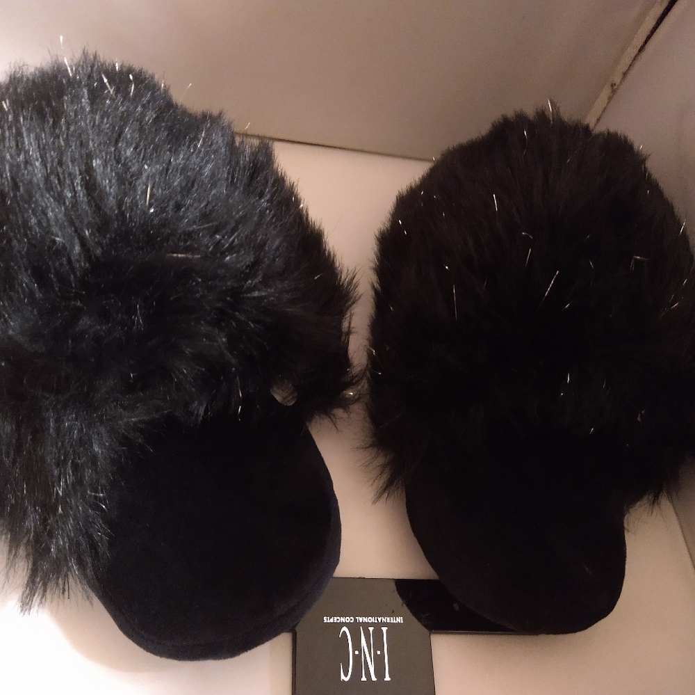 INC International Concepts women's furry scuff